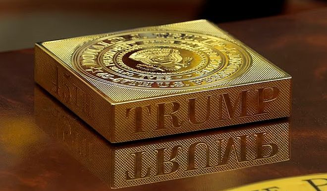 特朗普炫耀白宫办公室，“全是金的”，造价15亿的宴会厅曝光（组图） - 3