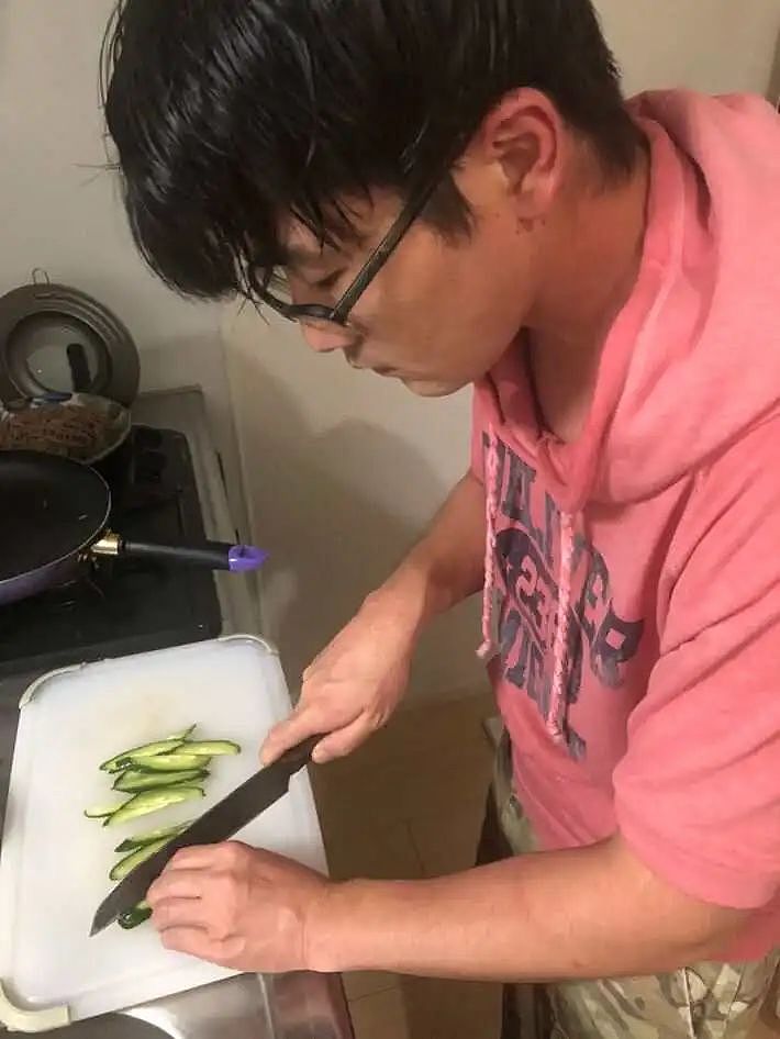 最牛软饭男！13年被养7次，净赚1500万，相貌平平富婆却抢着给他花钱…（组图） - 8