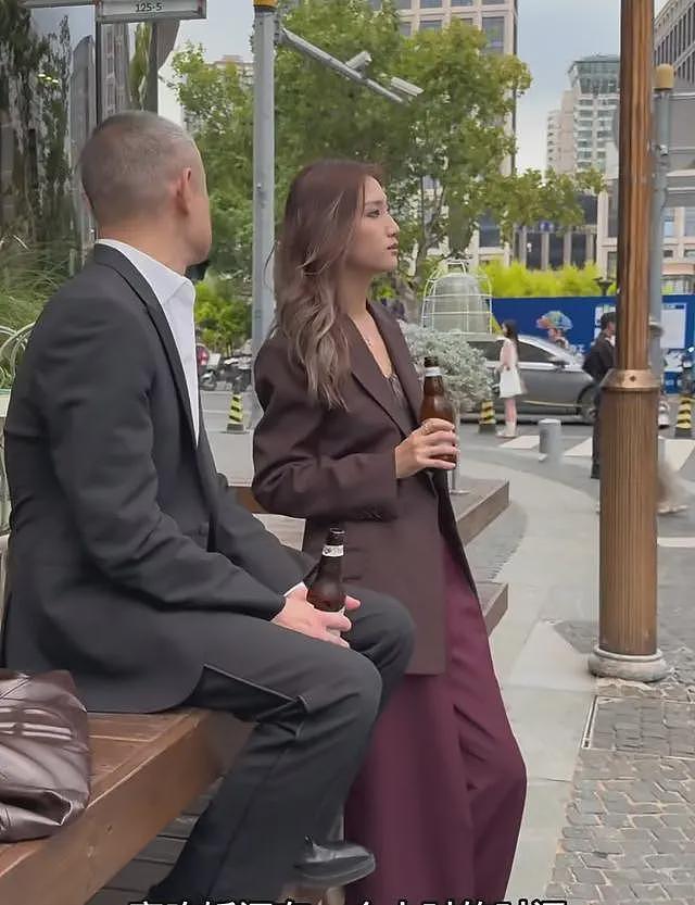 汪雨带新婚老婆看俩女儿大提琴表演，大女儿亭亭玉立，儿子很像他（组图） - 4