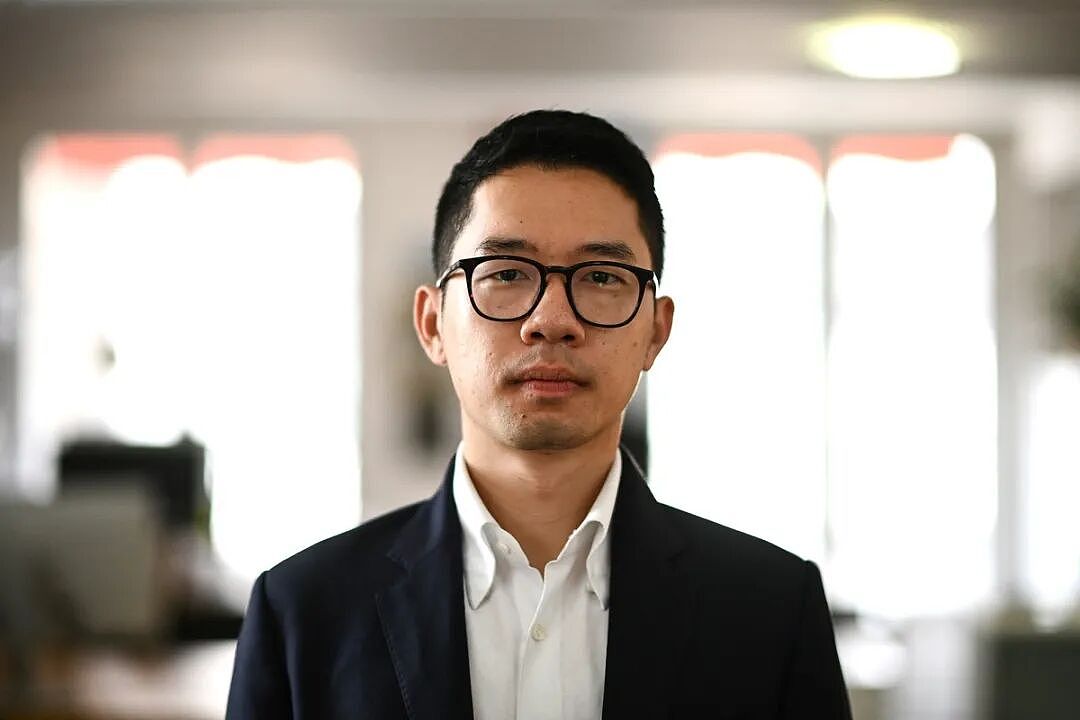 不符合新加坡国家利益！罗冠聪入境被拒，被曝拿美女助理当玩物、私生活混乱…（组图） - 4