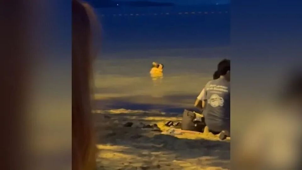 芭提雅中天海滩再爆丑闻：外籍情侣当众海里性行为引发舆论热议（组图） - 2