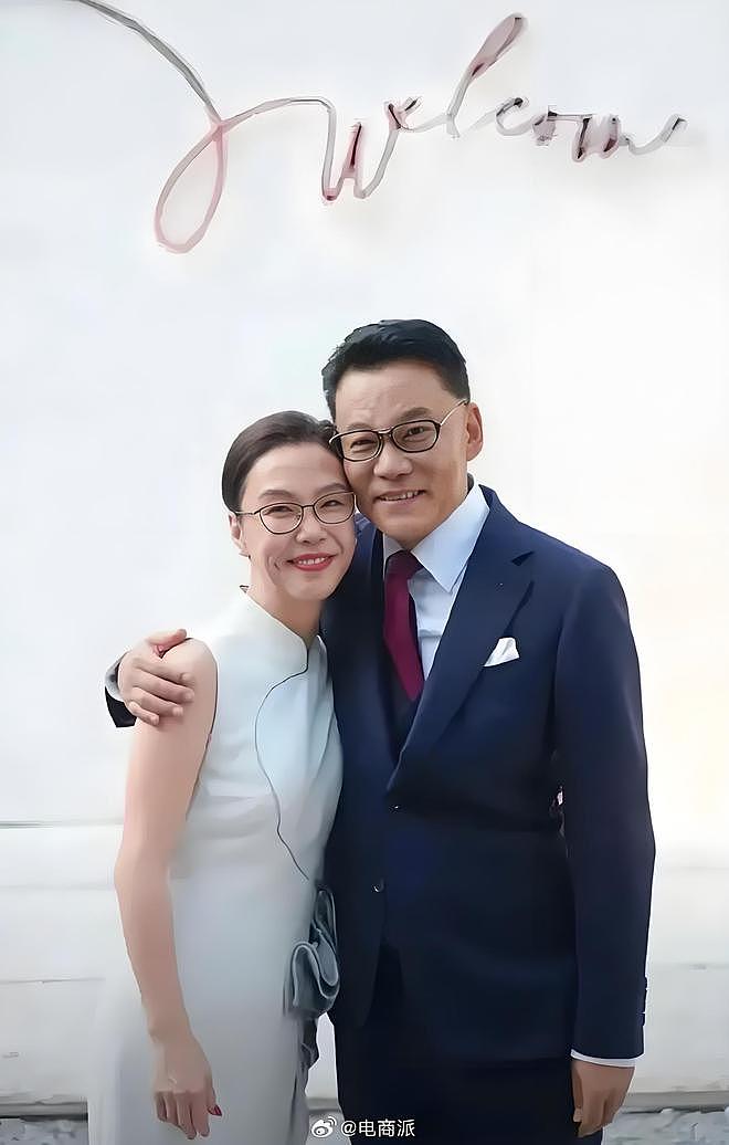 李国庆妻子首发声辟谣出轨传闻，否认30年前因百万欠债拒绝求婚（组图） - 1