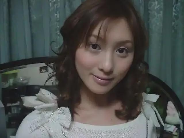 汪雨带新婚老婆看俩女儿大提琴表演，大女儿亭亭玉立，儿子很像他（组图） - 9