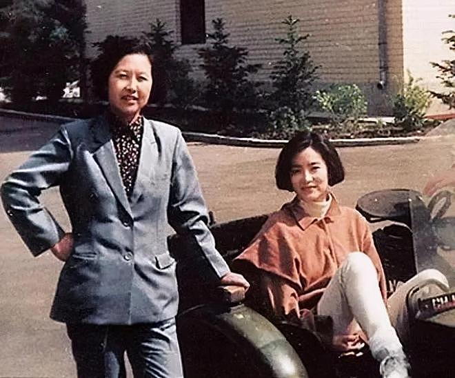 明明美到雌雄难分，却痴缠渣男20多年，母亲的死成她永远的遗憾（组图） - 17