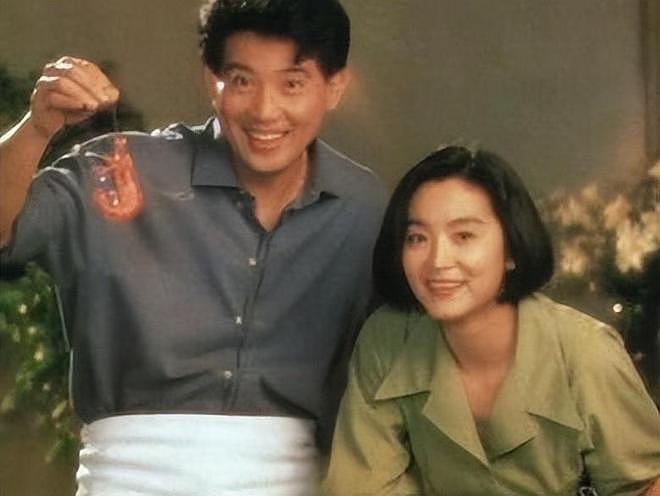 明明美到雌雄难分，却痴缠渣男20多年，母亲的死成她永远的遗憾（组图） - 9