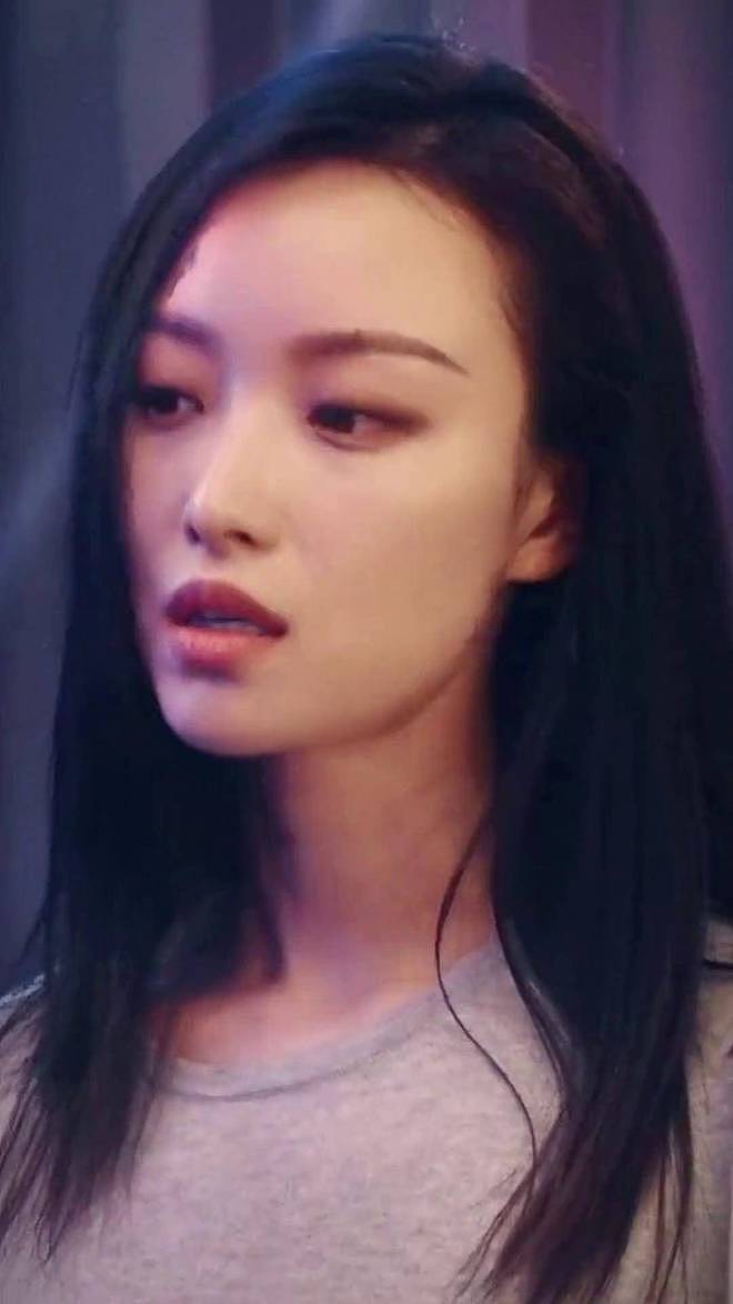 倪妮时装周大放异彩：10个角色踩过太多坑，内娱时髦精进阶不容易（组图） - 34