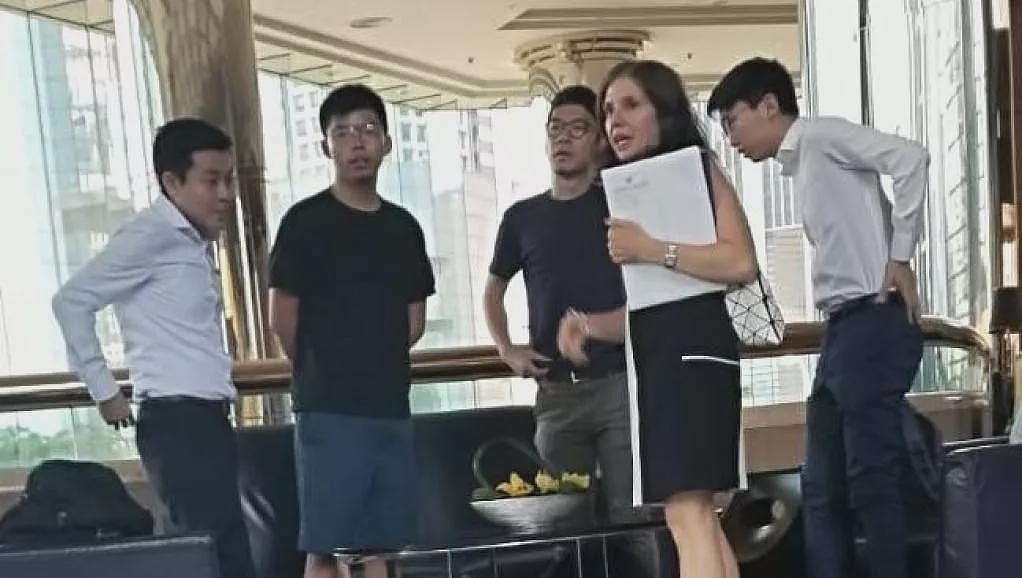 不符合新加坡国家利益！罗冠聪入境被拒，被曝拿美女助理当玩物、私生活混乱…（组图） - 8