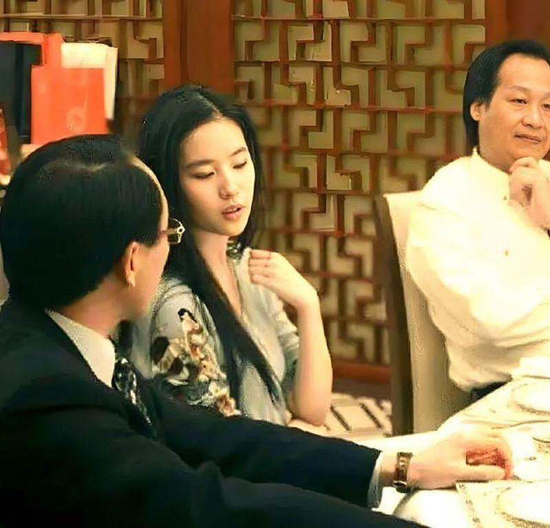 向太忆初见14岁刘亦菲全身名牌,和大佬聚餐曝光(组图) - 1