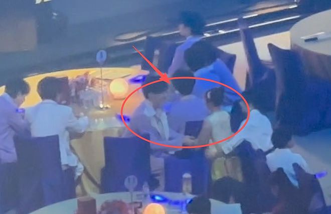 湾区晚会名场面:小沈阳和女儿同框,肖战台下合照,歌手真唱翻车(组图) - 5