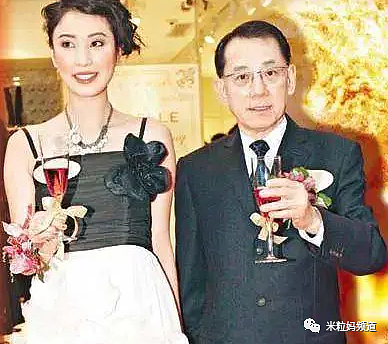 曾为《北京欢迎你》献唱，空中表演被扒裤子，为好友庆生险些丧命，她总是差点运气？（组图） - 2