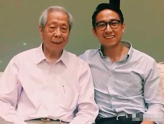 当街埋乳扯Bra!玩转上流社会手段了得,勾上笋盘夜店门口坐大腿,为入豪门变节俭终获认可低调完婚?(组图) - 31