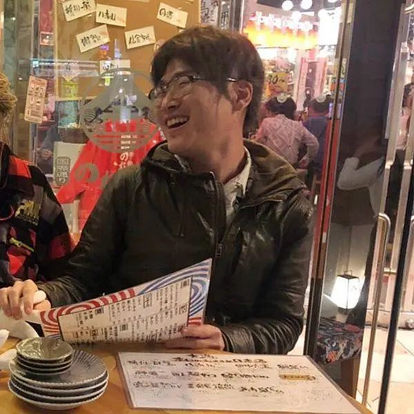 最牛软饭男！13年被养7次，净赚1500万，相貌平平富婆却抢着给他花钱…（组图） - 5
