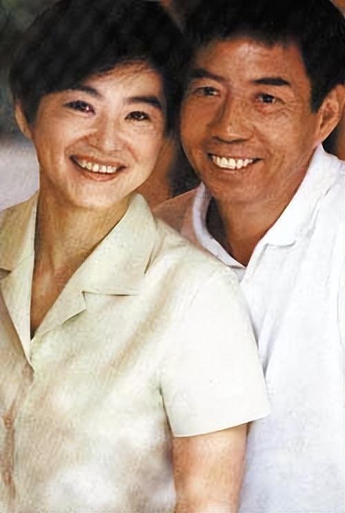 明明美到雌雄难分，却痴缠渣男20多年，母亲的死成她永远的遗憾（组图） - 19