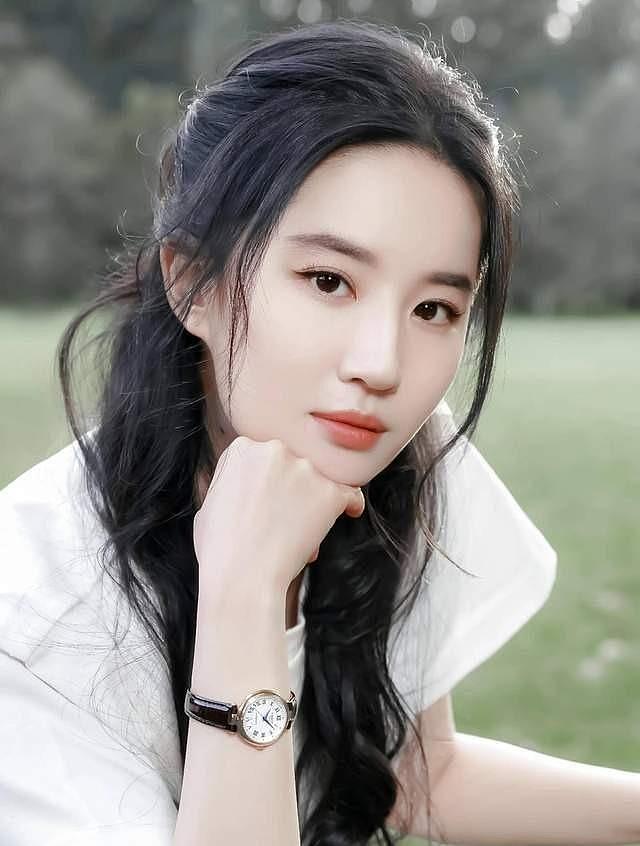 向太忆初见14岁刘亦菲全身名牌,和大佬聚餐曝光(组图) - 2