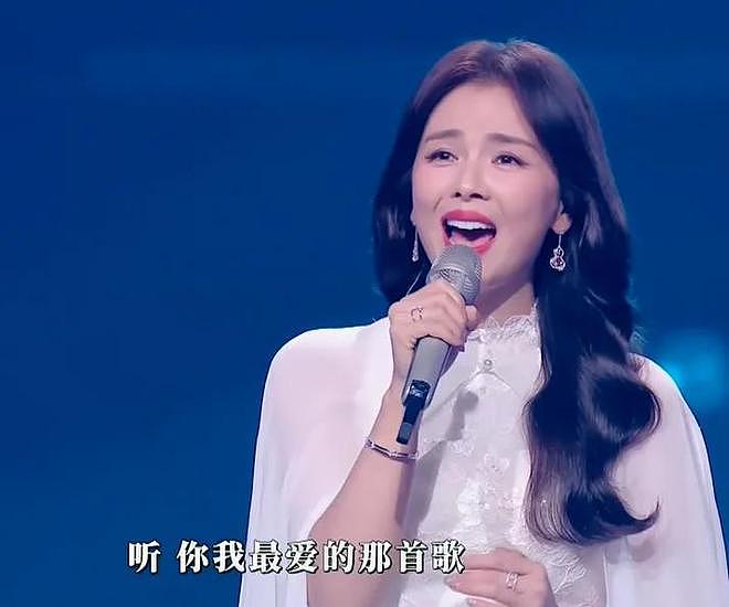 湾区晚会近百万明星亮相！造型一个比一个认真，单依纯高定抢镜（组图） - 3