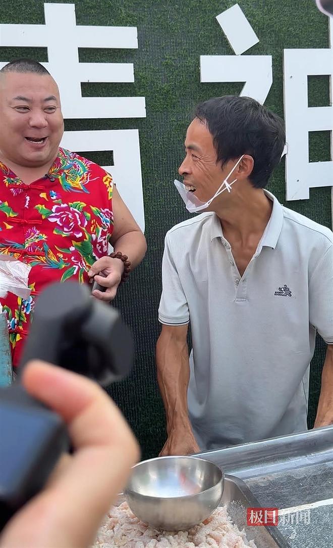 江西“鸡排哥”爆火：每天一二十个镜头对着，我没有负担（组图） - 2
