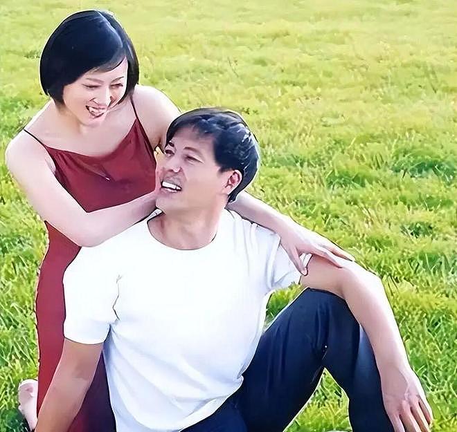 他娶生病变胖女演员，恩爱27年无绯闻，如今59岁儿女双全很幸福（组图） - 8