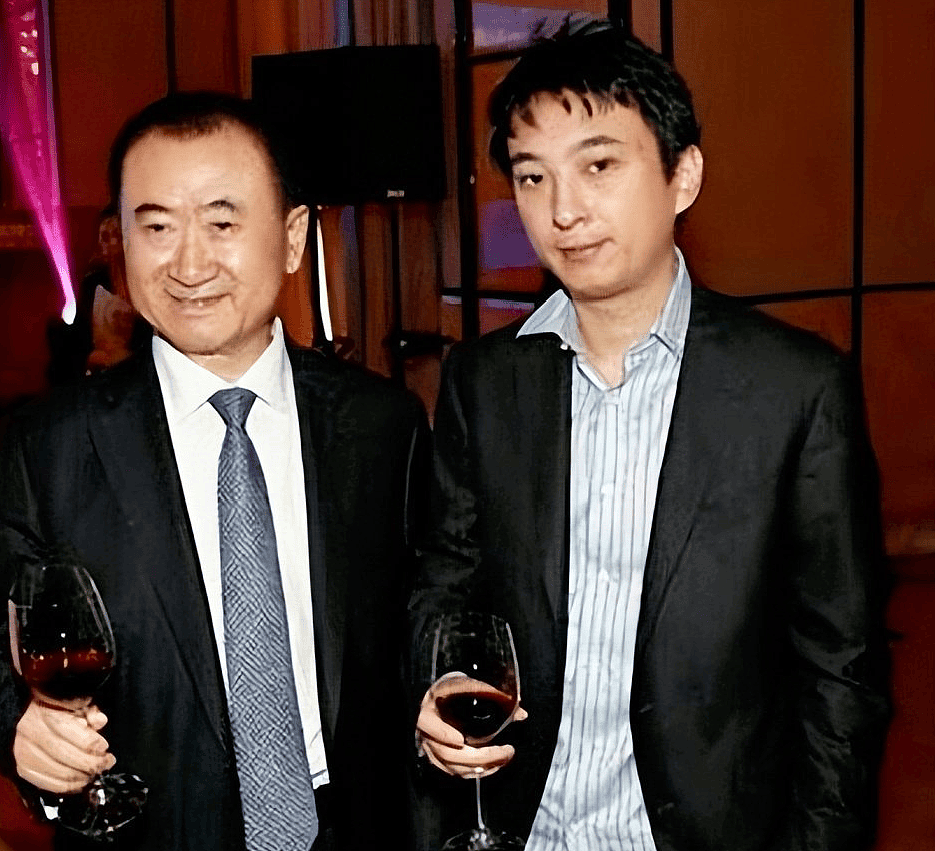 王思聪大骂某网红包养一周20万，嘲讽其穿戴靠卖，对方道歉又删除（组图） - 1