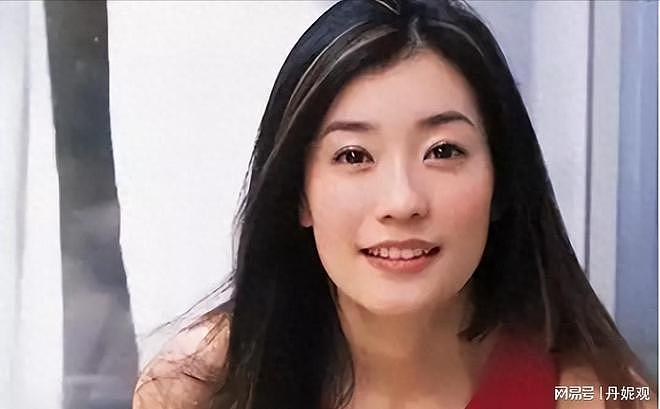 她宁愿单身也不接受谢霆锋，转身嫁豪门生4娃，如今46岁成了这样（组图） - 2