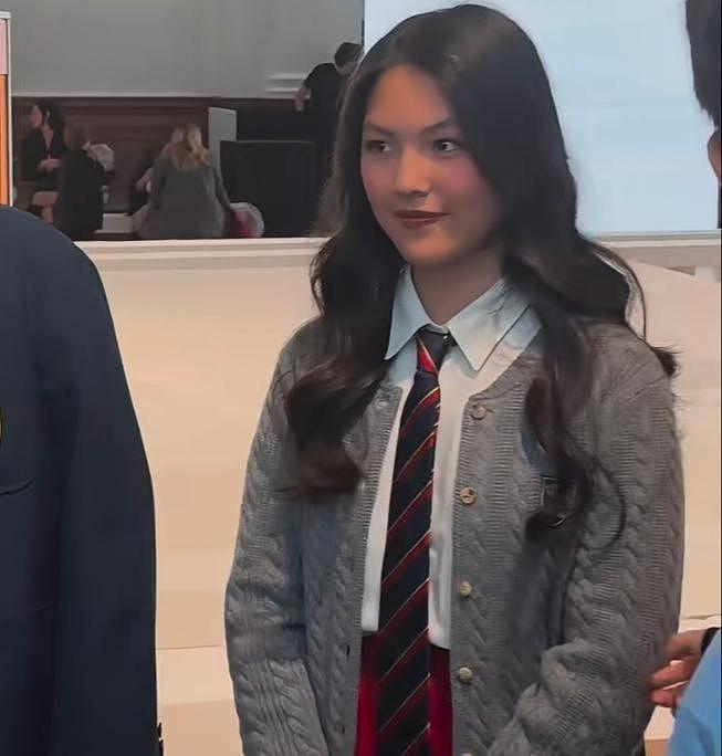 出力不讨好！李湘把女儿王诗龄养成“少妇“，前夫王岳伦反备受好评（组图） - 4