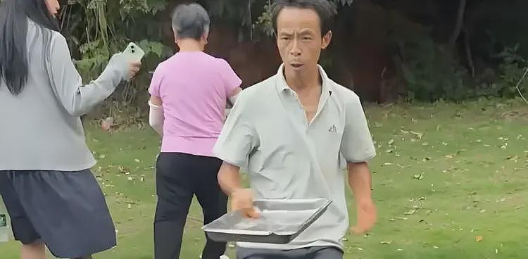 鸡排哥的爆火，才是这个时代的结构性悲哀（组图） - 4