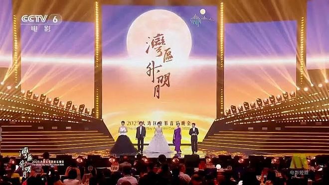 央视这一晚,娱乐圈“失踪人口”集体回归,女星风情万种,真好看(组图) - 2