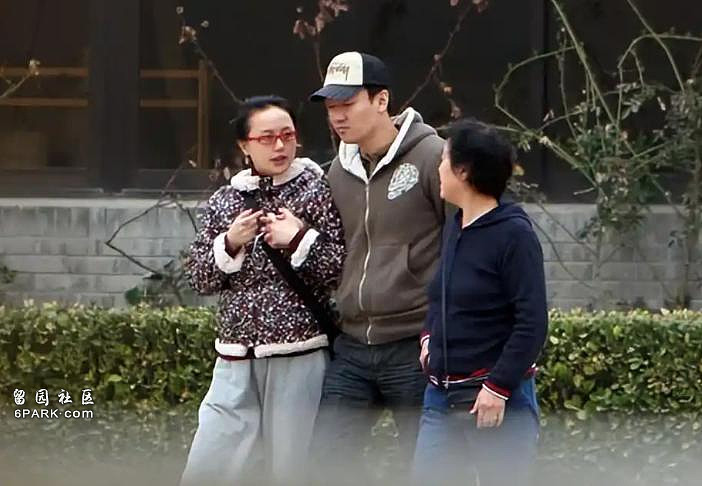 朱媛媛离世4个月,辛柏青令人担忧的事还是发生了(组图) - 11