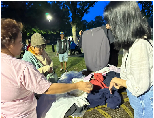 拿到PR更焦虑？ 三个娃私校一年10万加币， 华人陪读妈妈摆地摊自救（组图） - 1