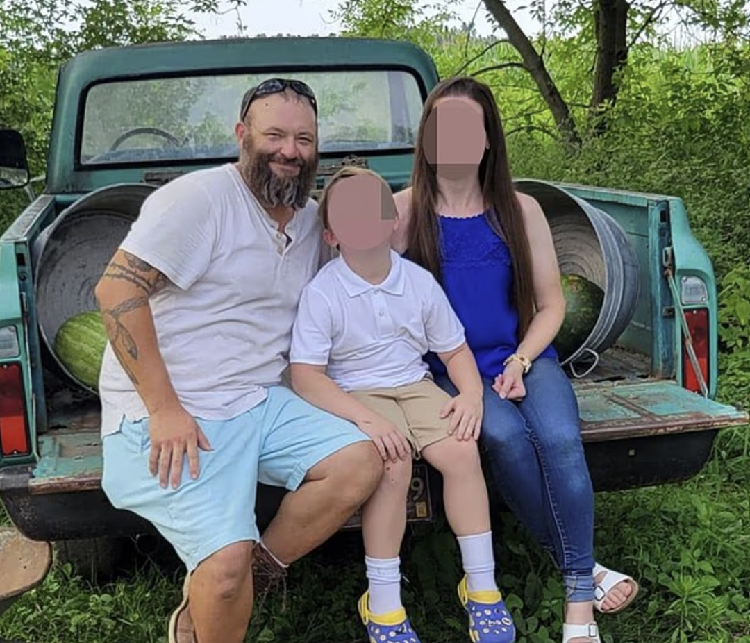 7死16伤！教堂遭血洗纵火，数百人哭喊逃命，家长肉身护娃！枪手扫射游客（组图） - 9
