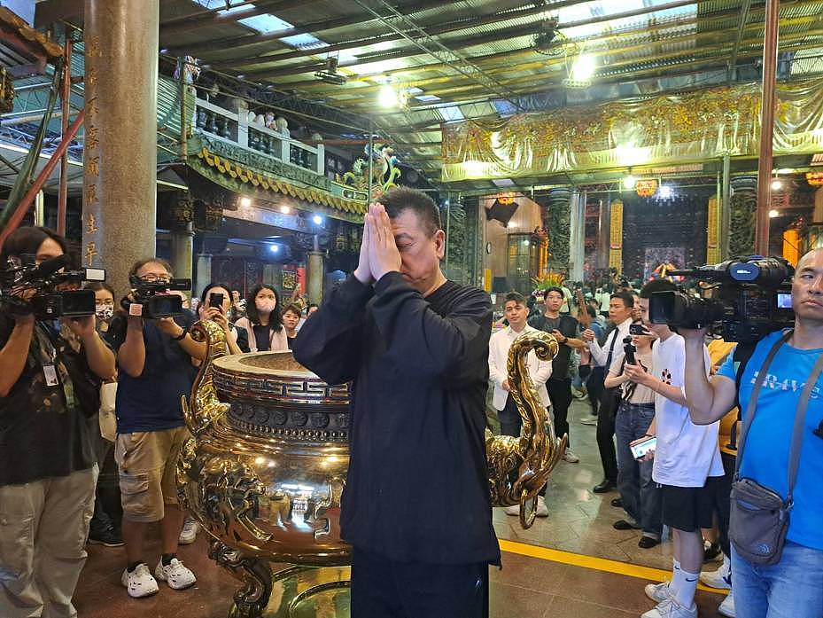 于朦胧生前音档曝光！“爸爸”孙德荣痛心现身为他办超渡法会（组图） - 1