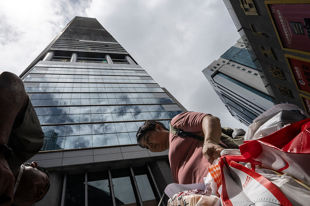 零工中的零工：深圳70层大楼里代送外卖的跑腿员（组图） - 3