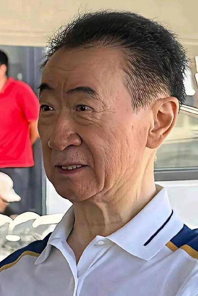王思聪大骂某网红包养一周20万，嘲讽其穿戴靠卖，对方道歉又删除（组图） - 14