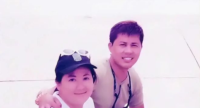 他娶生病变胖女演员，恩爱27年无绯闻，如今59岁儿女双全很幸福（组图） - 13