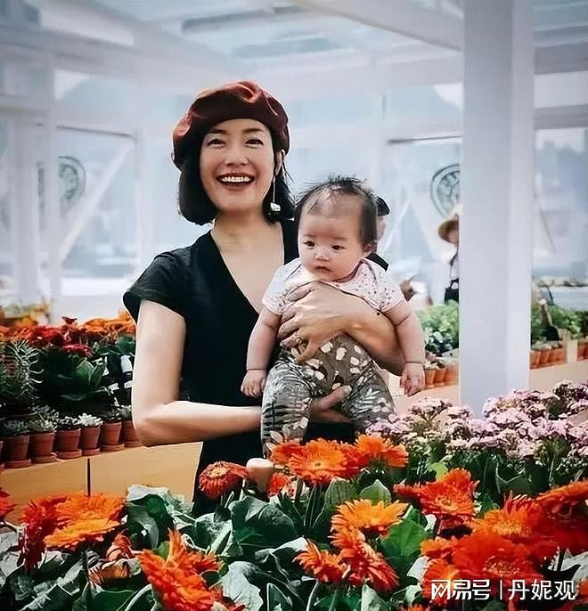 她宁愿单身也不接受谢霆锋，转身嫁豪门生4娃，如今46岁成了这样（组图） - 28