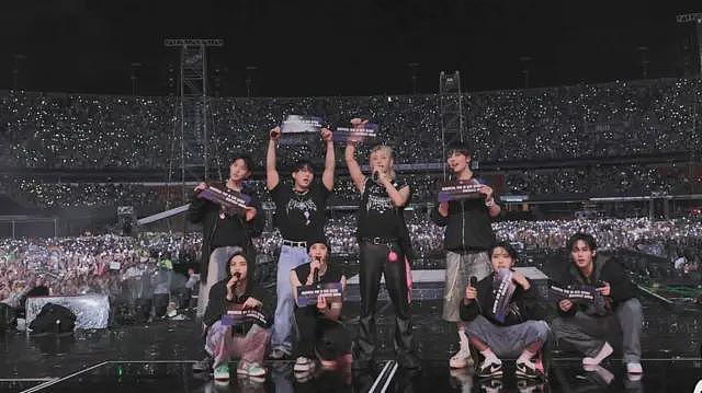 全球巡演后保持低调，韩国男团Stray Kids：“成功是一个非常强烈的字眼”（组图） - 2