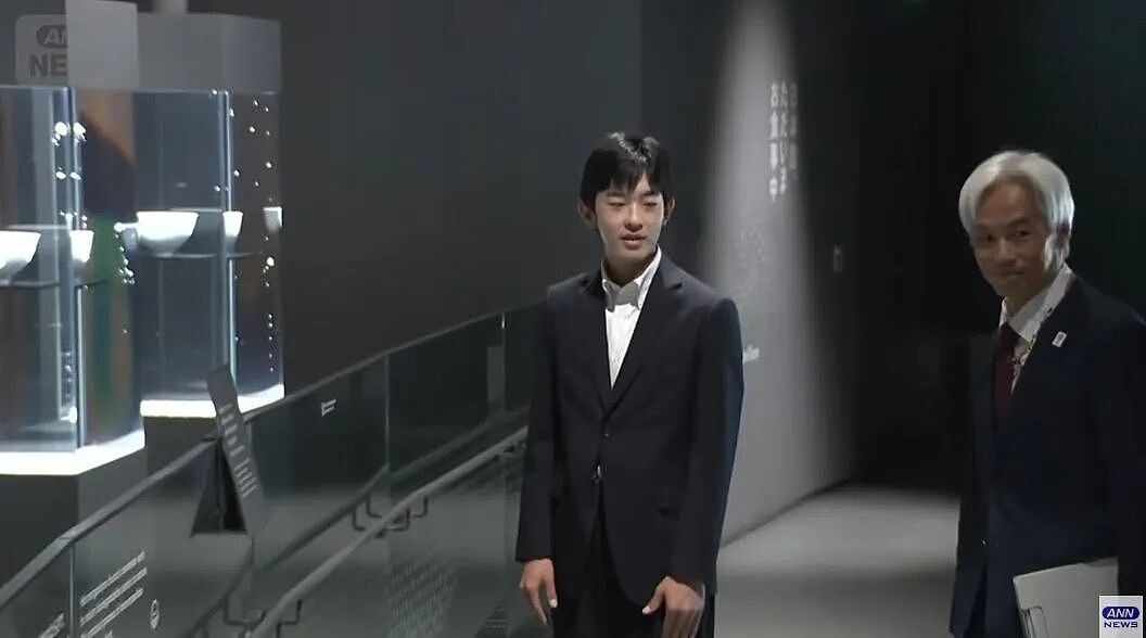 悠仁成年礼后单独公务!女粉惊叹:好优雅!这说的还是悠仁么...(组图) - 7