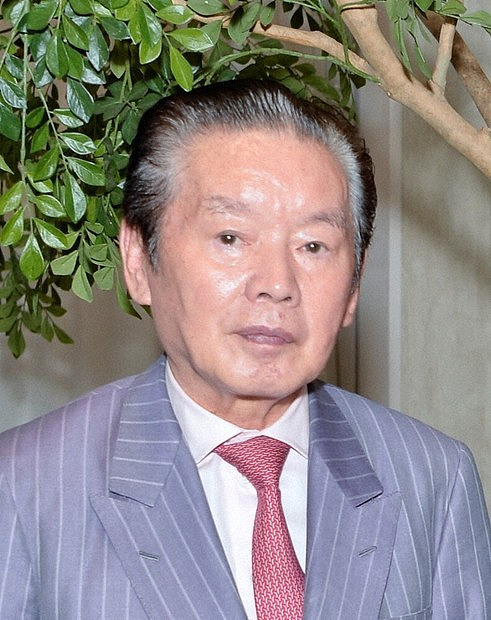 77岁富豪砸30亿和4000女纠缠，却遭22岁娇妻毒杀？亲属与她争夺13亿遗产，结局大反转！（组图） - 6