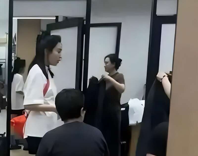 朱媛媛离世4个月,辛柏青令人担忧的事还是发生了(组图) - 5