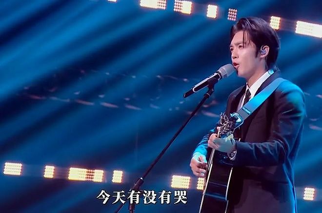 央视这一晚,娱乐圈“失踪人口”集体回归,女星风情万种,真好看(组图) - 7