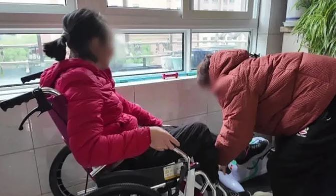 28岁妻突发罕见病全身瘫痪,狠夫竟哄骗卖婚房携款失踪(组图) - 4