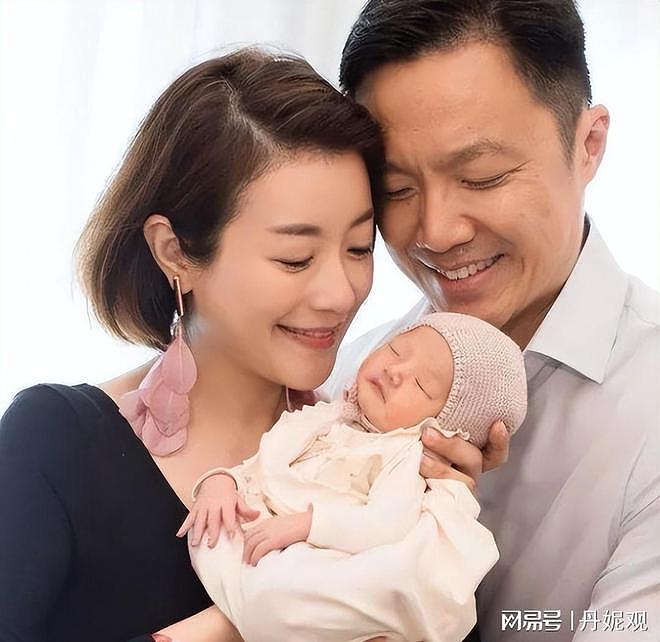 她宁愿单身也不接受谢霆锋，转身嫁豪门生4娃，如今46岁成了这样（组图） - 30