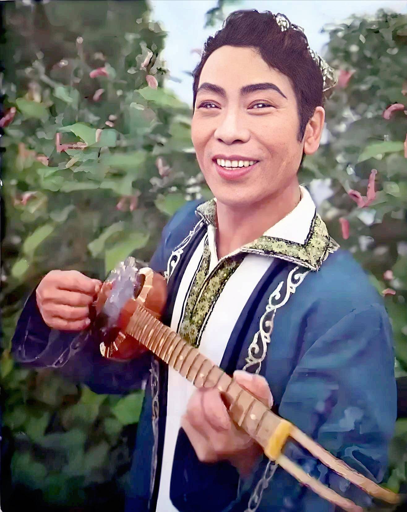 歌唱家克里木：演出摔断三根肋骨，妻子截肢，人生坚强有泪（组图） - 2