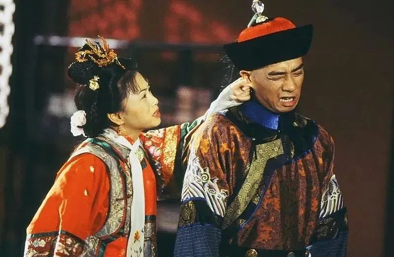 演《天龙八部》爆火，却因长相只能做配，被相爱30年男友拒婚！如今59岁的她，活得让全网羡慕（组图） - 11