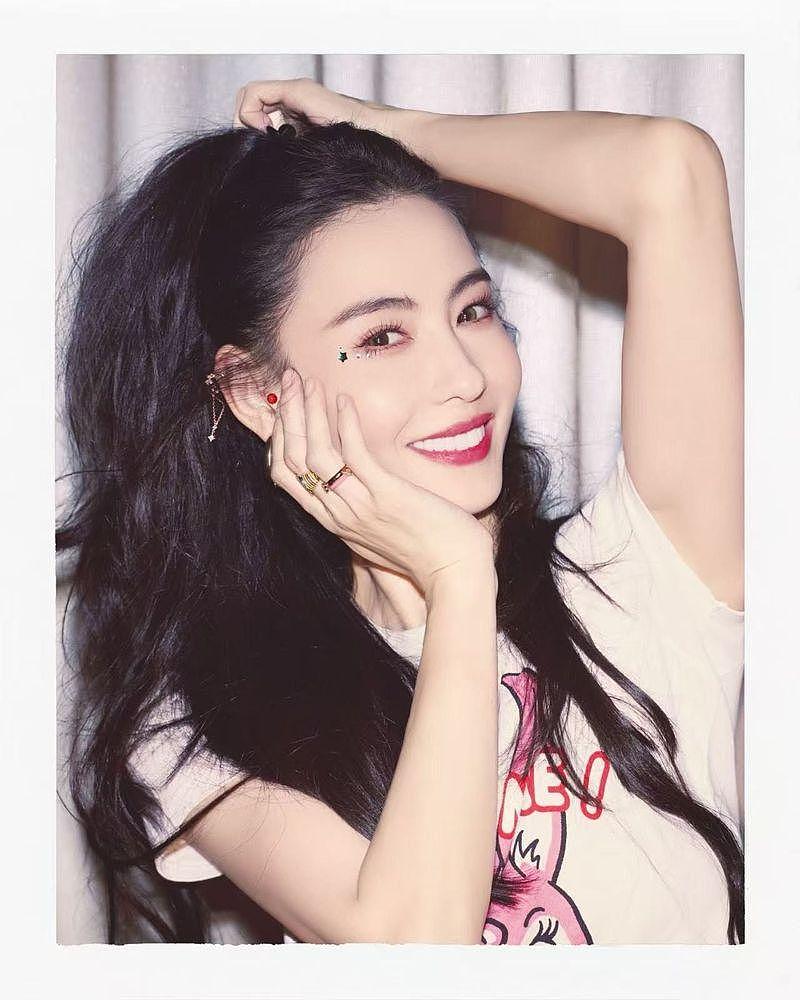 45岁张柏芝绑高马尾！网友：颜值抗打，像20出头元气少女（组图） - 1