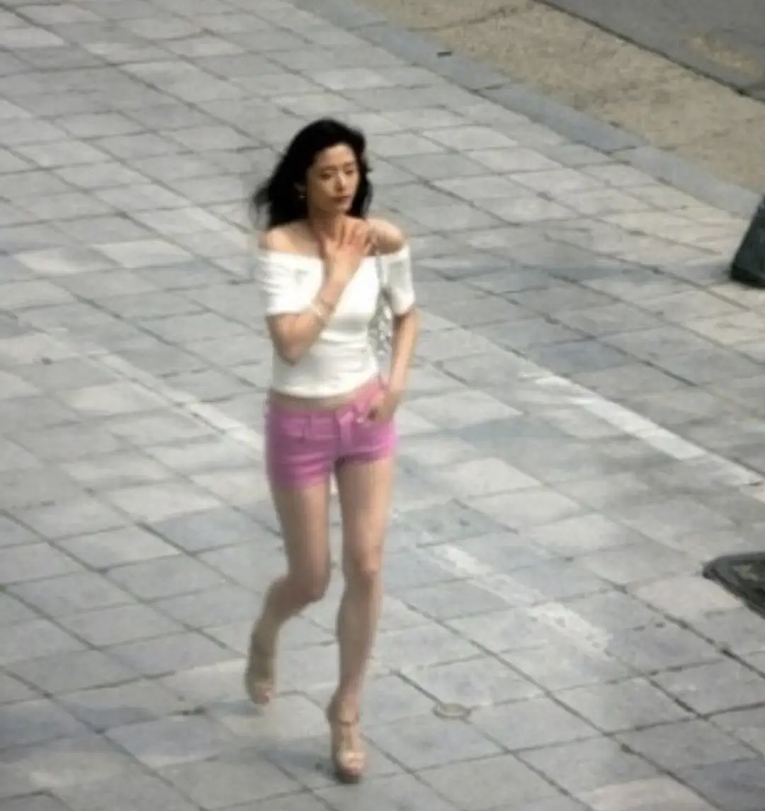 亚洲第一女神,突然翻车(组图) - 8