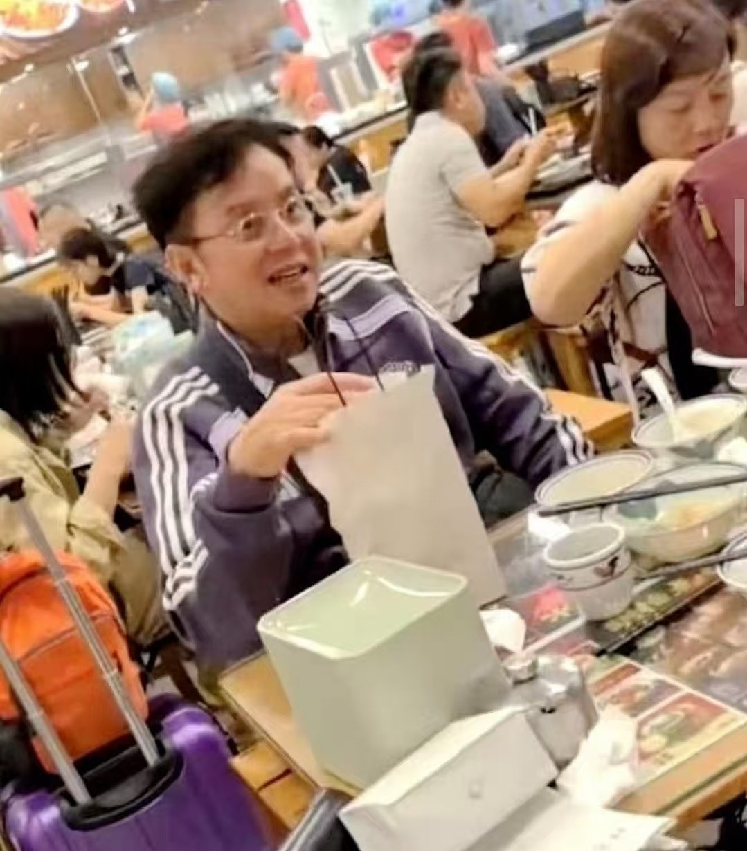 背后女人罕曝光！谭咏麟与红颜知己餐厅用餐零交流，二人育有一子（组图） - 4