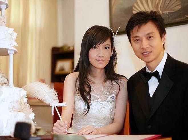 被戴8次绿帽子，3次捉奸在床，这就是我们“玉女”守卫的爱情（组图） - 14