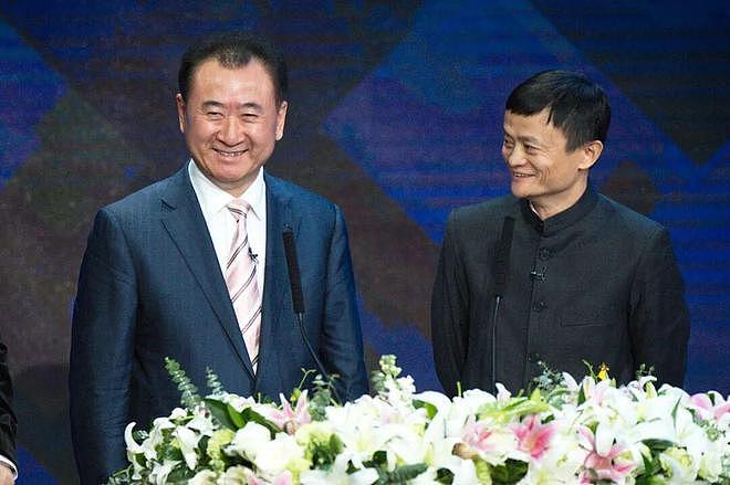 王健林被限制高消费，王思聪在新加坡当背包客，一个时代的远去！（组图） - 12