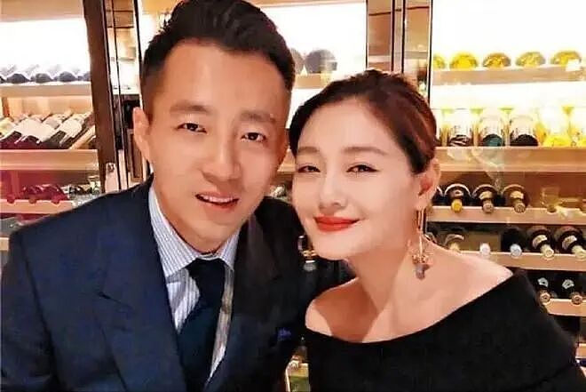 宣布正式结婚！娶小18岁娇妻，亲女友癌症去世（组图） - 18