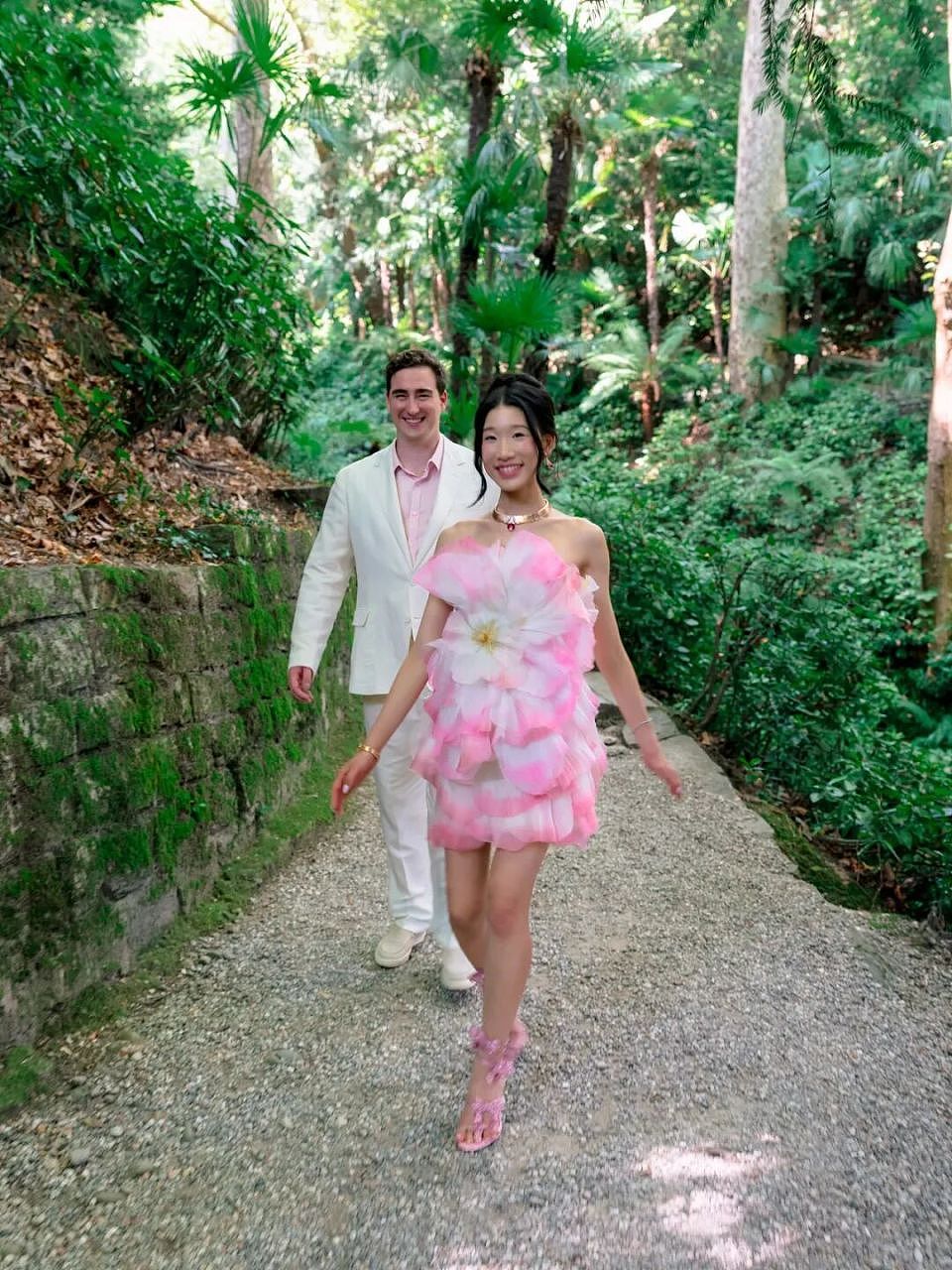 TikTok网红Becca Bloom大婚,流量时代华裔富家女的创业路......(组图) - 31